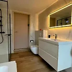 Chez Margueritte, Cosy, Jacuzzi & Parking Facile דירה לייז'
