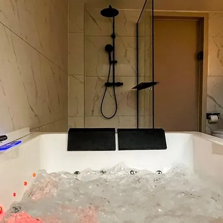 Appartement Chez Margueritte, Cosy, Jacuzzi&parking Facile Liège
