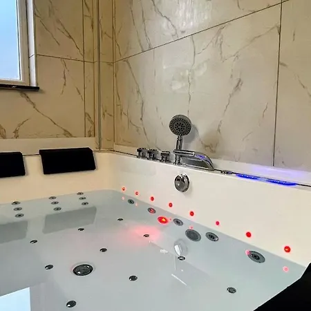 Appartement Chez Margueritte, Cosy, Jacuzzi&parking Facile *